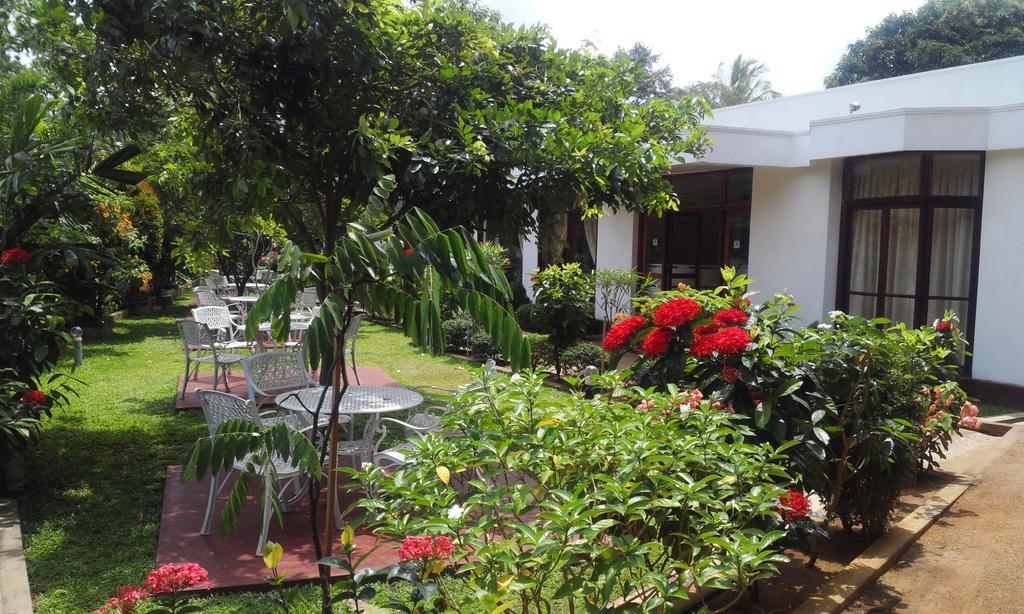 Hotel Melbourne Tourist Rest Anuradhapura Zewnętrze zdjęcie