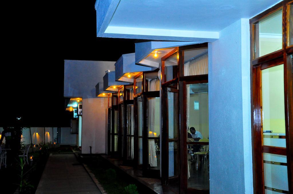Hotel Melbourne Tourist Rest Anuradhapura Zewnętrze zdjęcie