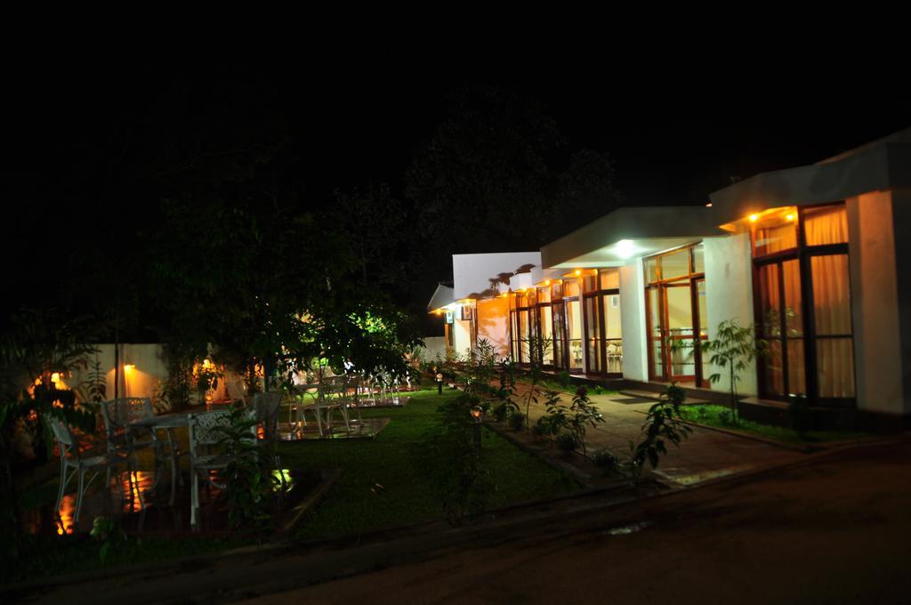 Hotel Melbourne Tourist Rest Anuradhapura Zewnętrze zdjęcie