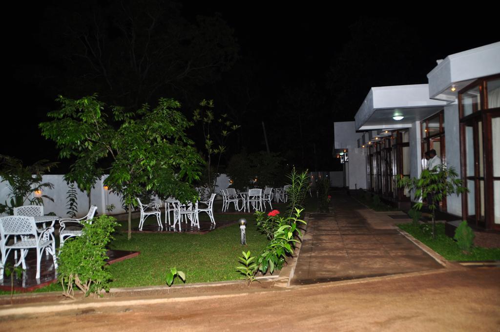 Hotel Melbourne Tourist Rest Anuradhapura Zewnętrze zdjęcie