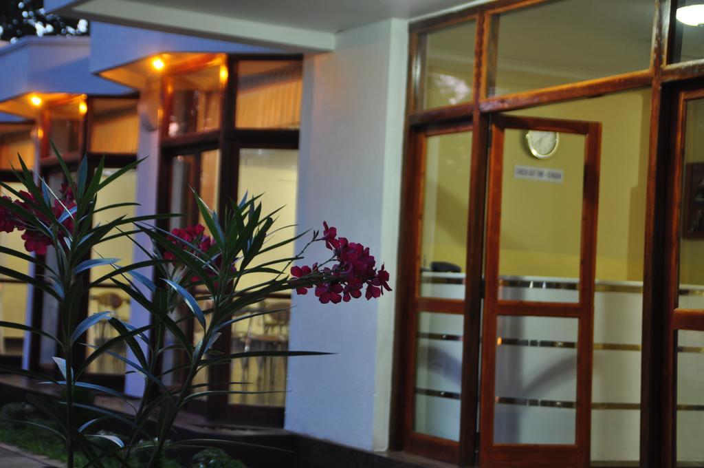Hotel Melbourne Tourist Rest Anuradhapura Zewnętrze zdjęcie