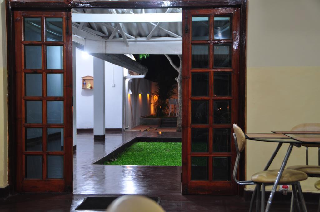 Hotel Melbourne Tourist Rest Anuradhapura Zewnętrze zdjęcie