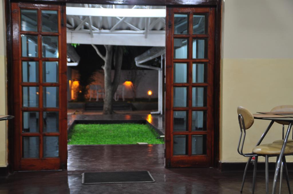 Hotel Melbourne Tourist Rest Anuradhapura Zewnętrze zdjęcie