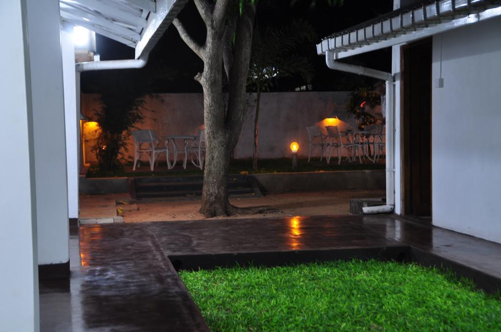 Hotel Melbourne Tourist Rest Anuradhapura Zewnętrze zdjęcie