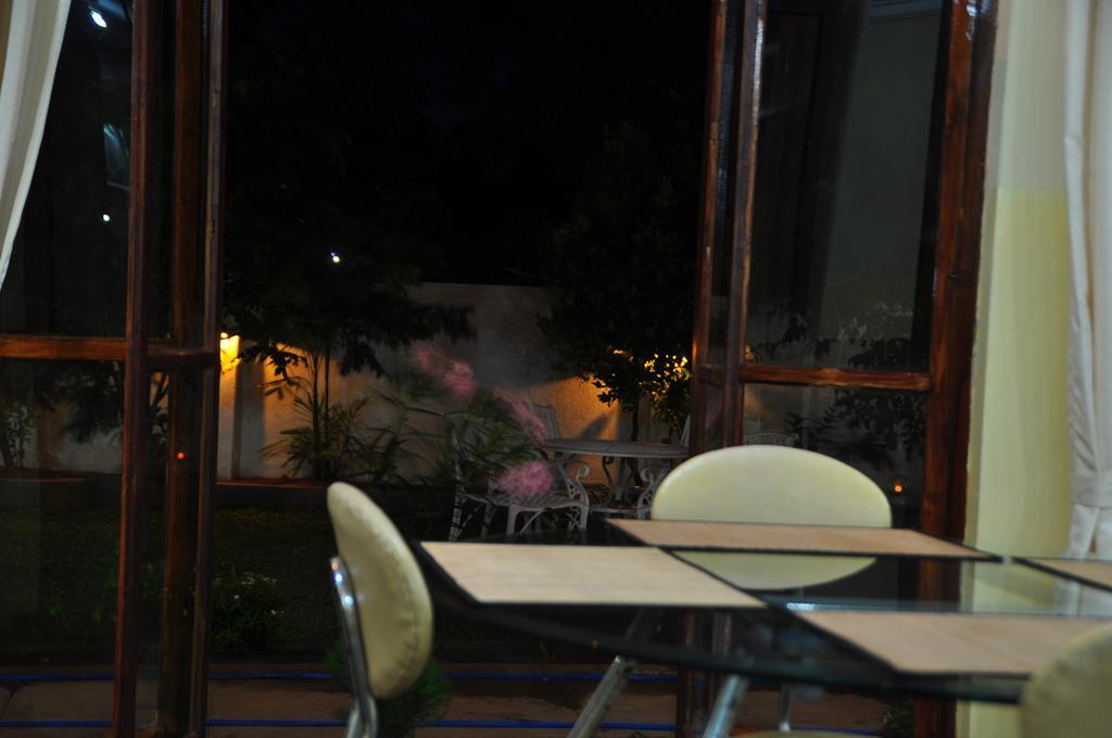 Hotel Melbourne Tourist Rest Anuradhapura Zewnętrze zdjęcie