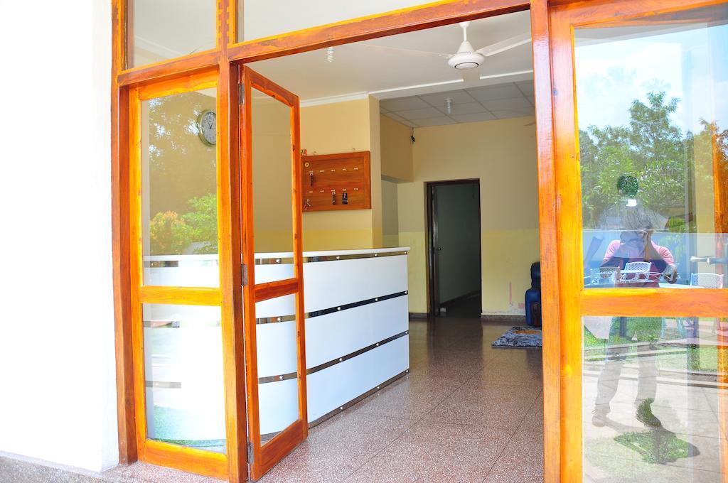 Hotel Melbourne Tourist Rest Anuradhapura Zewnętrze zdjęcie