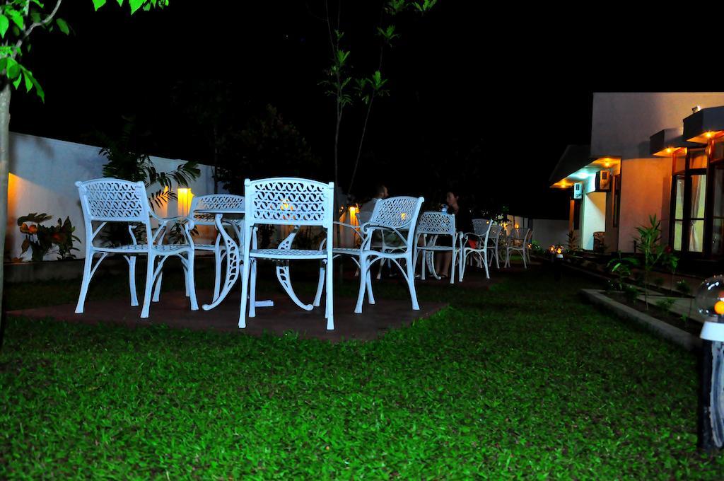 Hotel Melbourne Tourist Rest Anuradhapura Zewnętrze zdjęcie